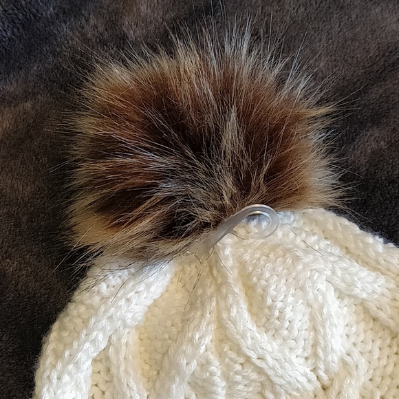 COPY - NEW - NY&Co. Beanie hat with pom pom cream color - Picture 2 of 3